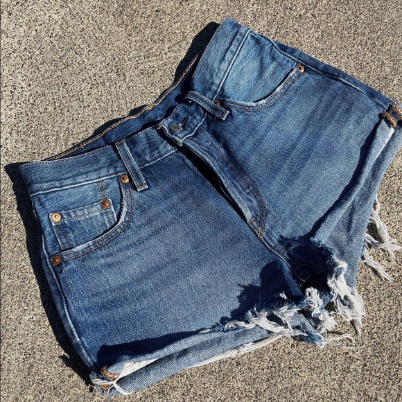 Levi 501 shorts - Picture 2 of 4